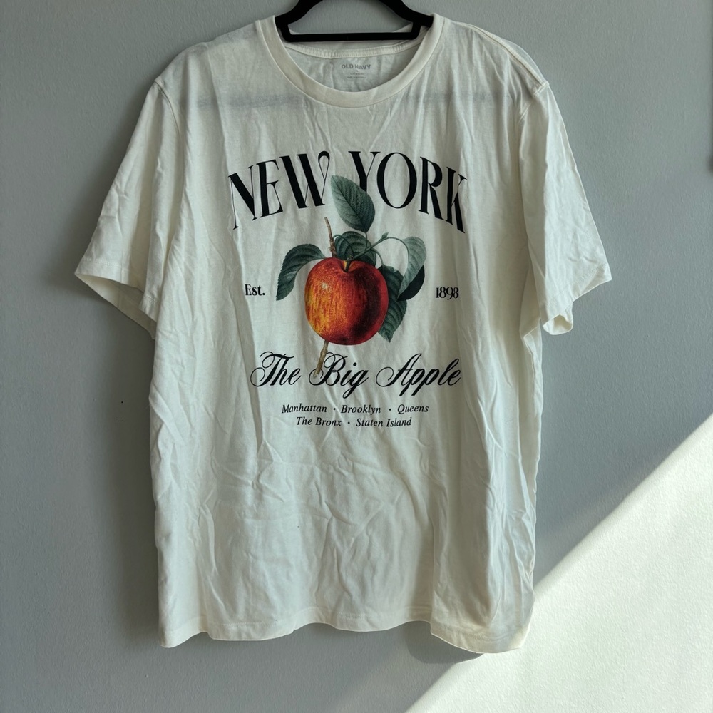 🍎New York Graphic Tshirt - Picture 1 of 6
